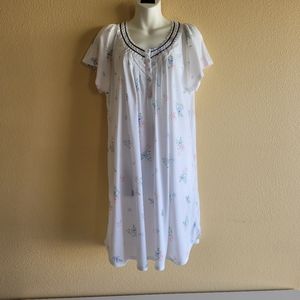 NWT ADONNA Soft White Ground Floral Nightgown /Navy Piping & Lace Trim Size L